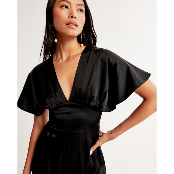 NWT Abercrombie & Fitch Angel Sleeve Satin Jumpsuit Black XSP X-Small Petite - Picture 6 of 14